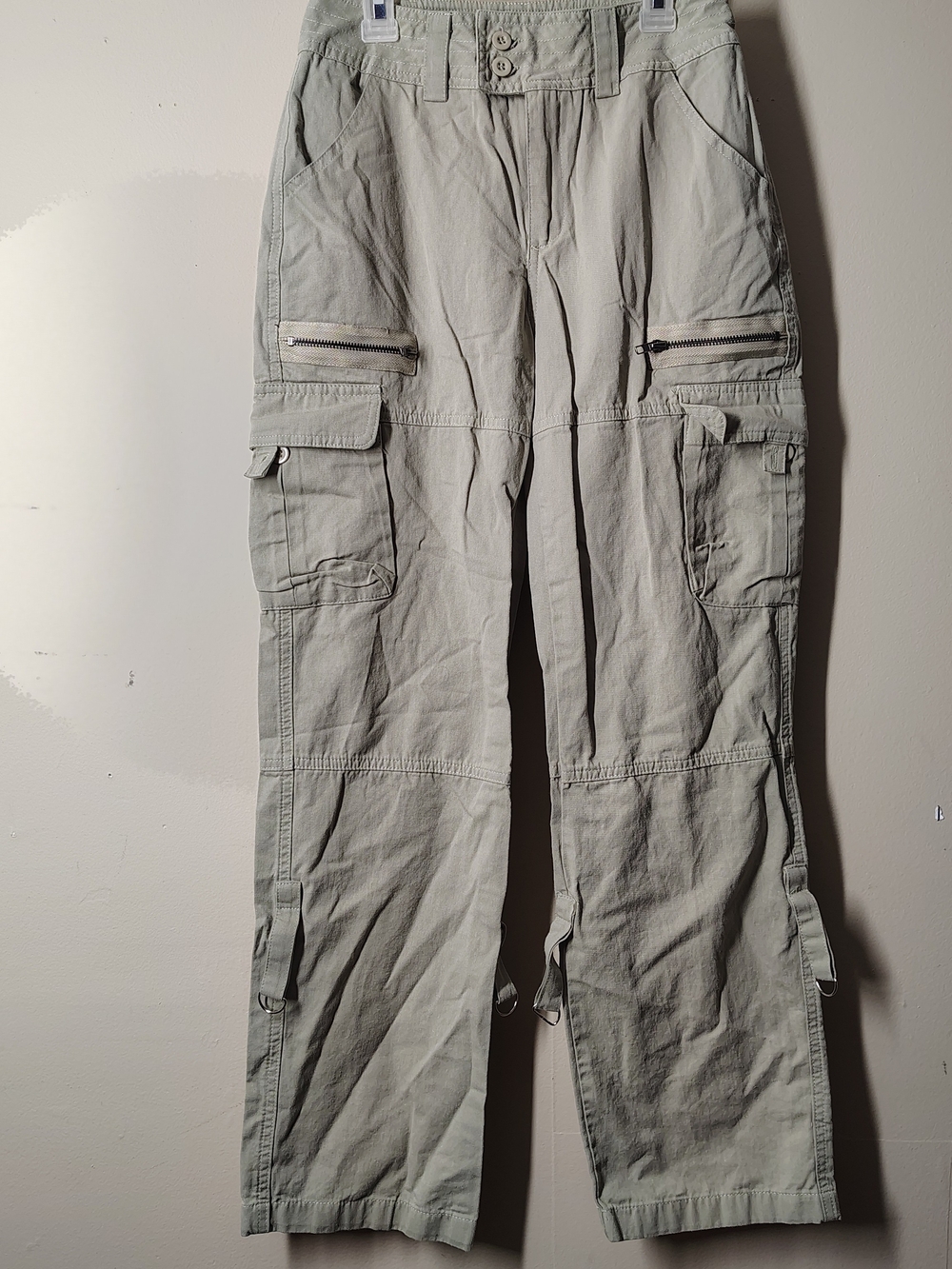 Women's Cropped Cargo Pants in Light Gray - Utility Style